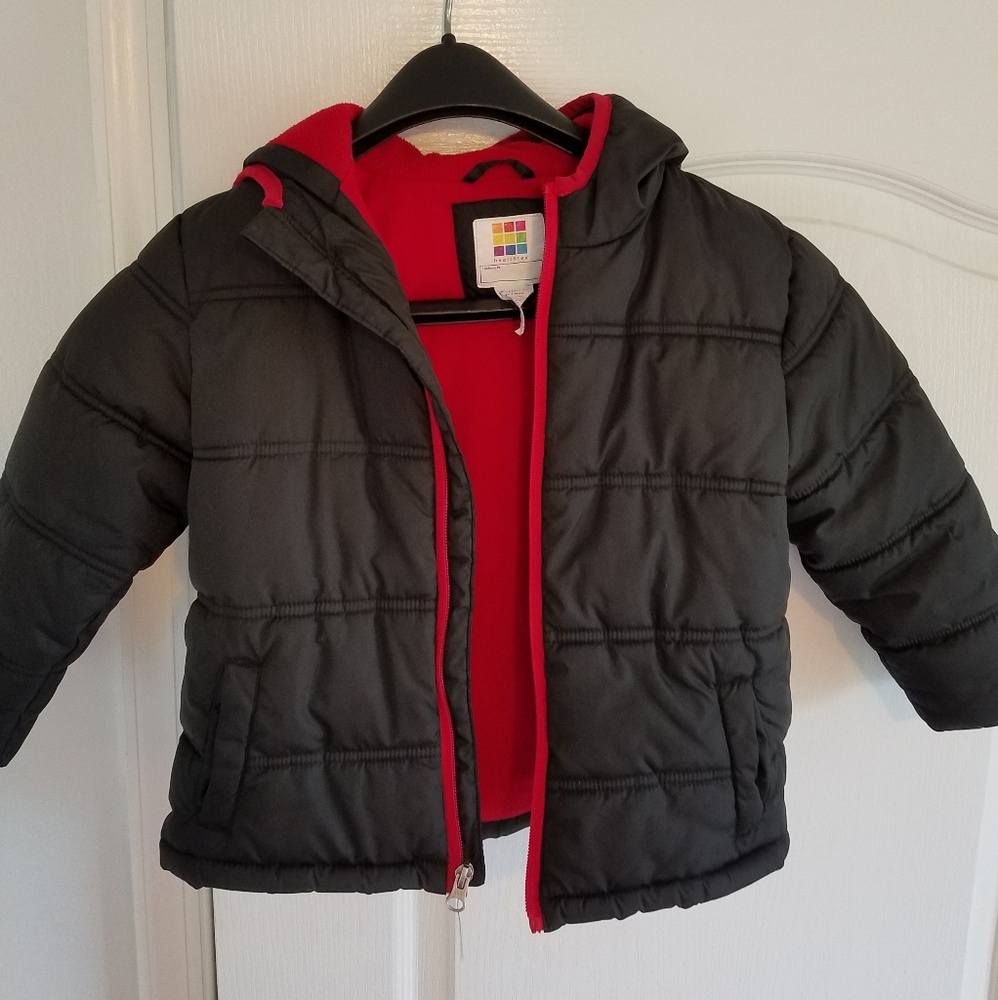 Sale😎 Cozy boy's size 4T coat.